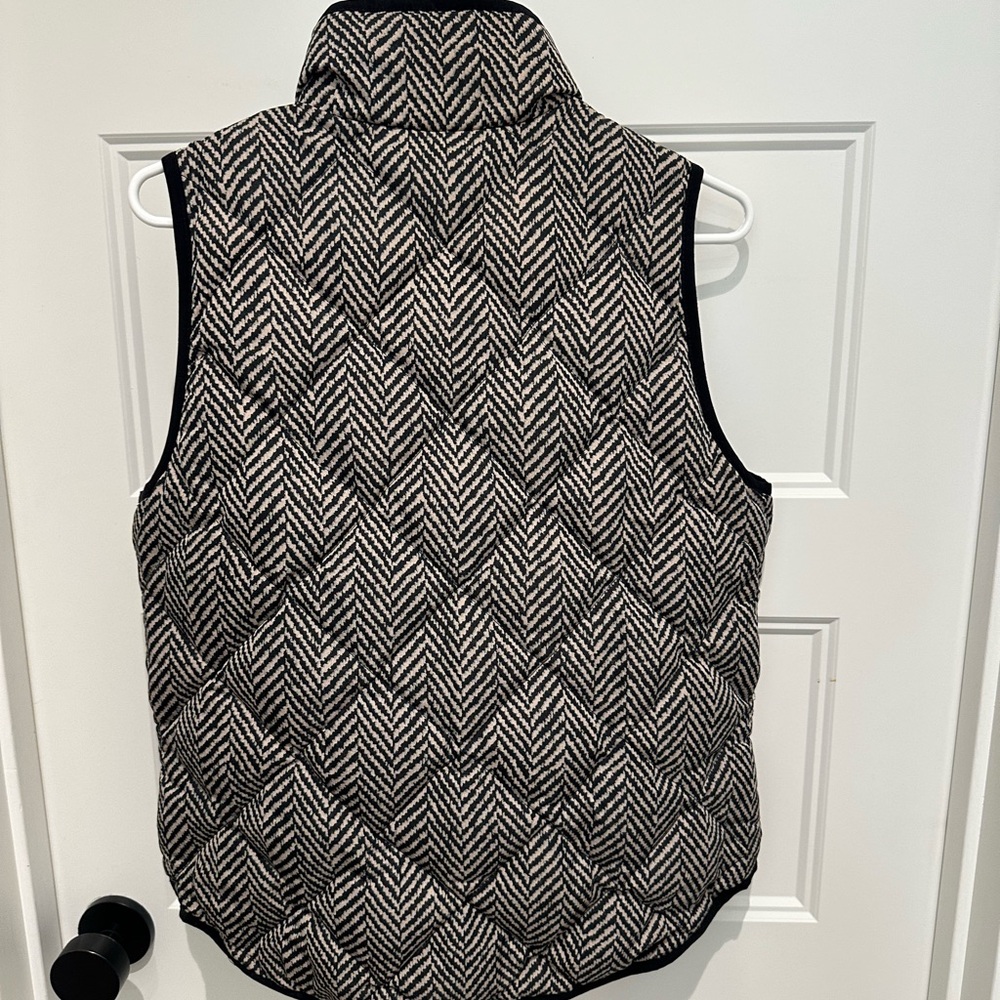 J. Crew Excursion Quilted Black and White Herringbone Vest - Picture 2 of 2